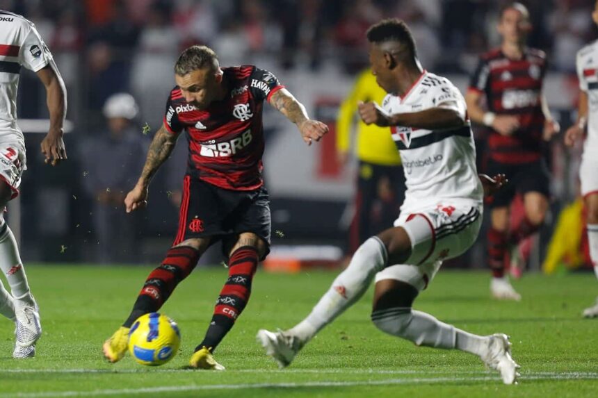 Éverton Cebolinha e Léo Pelé em São Paulo x Flamengo - Copa do Brasil