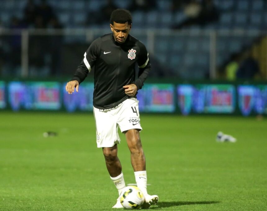 Gil no aquecimento do jogo contra o Avaí