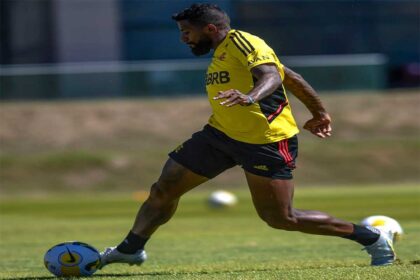 Rodinei em treinamento para a decisão da Copa do Brasil