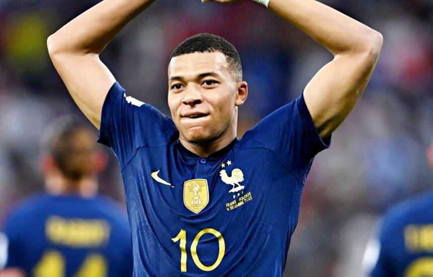 Mbappé descansado para o jogo contra Inglaterra nas Quartas de Final da Copa do Mundo