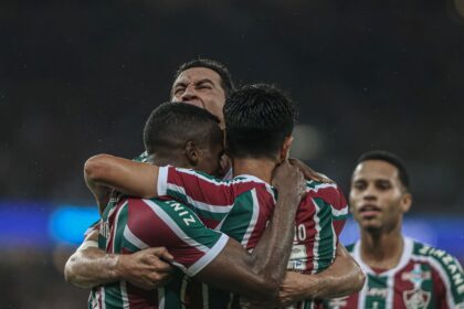 Fluminense goleia e vence jogo contra o Flamengo que perde título carioca