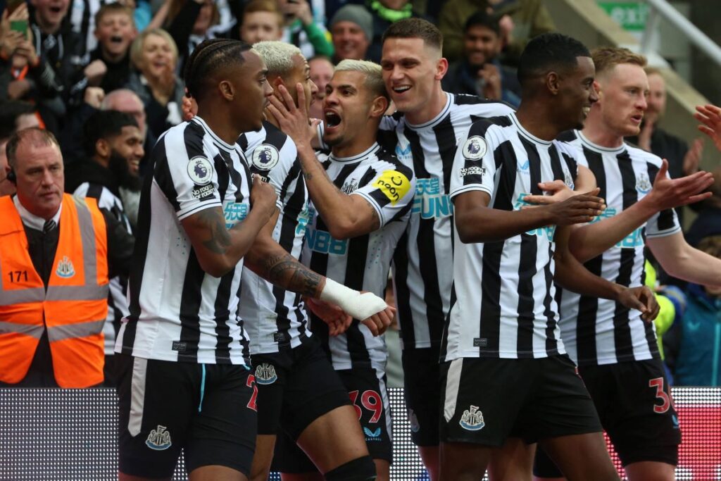 Newcastle derrota o Tottenham com goleada e chega na terceira posição da Premier League