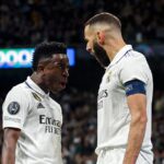 Vinícius Júnior e Karim Benzema após o primeiro gol