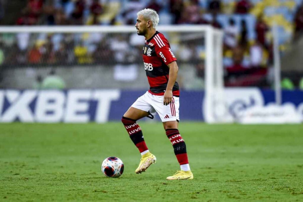 Arrascaeta é relacionado para o jogo do Flamengo contra o Ñublense