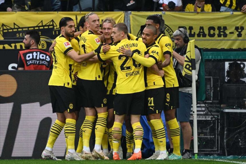 Borussia Dortmund goleia Wolfsburg no Signal Iduna Park