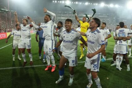 Jogadores do Cruzeiro comemoram classificação em cima do Lanús pela Sul-Americana