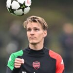 Martin Odegaard em treino do Arsenal antes do confronto pela Champions League