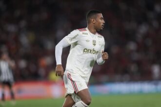 Samuel Lino estreia pelo Flamengo na Copa do Brasil contra o Atlético-MG