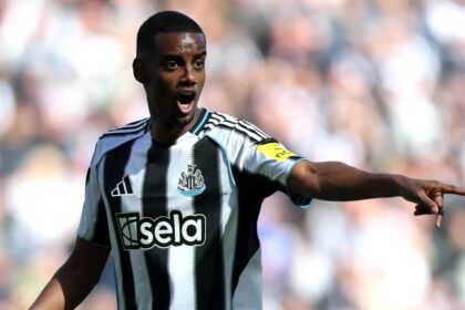 Alexander Isak não quer seguir no Newcastle