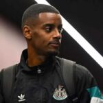 Alexander Isak vive impasse no Newcastle e pode estar cada vez mais perto do Liverpool.