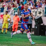 Breno Lopes comemora gol pelo Fortaleza