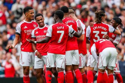 Bukayo Saka preocupa o Arsenal após nova lesão muscular confirmada por Arteta.