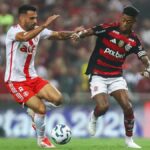 Disputa em Flamengo x Inter pelo Brasileirão 2025