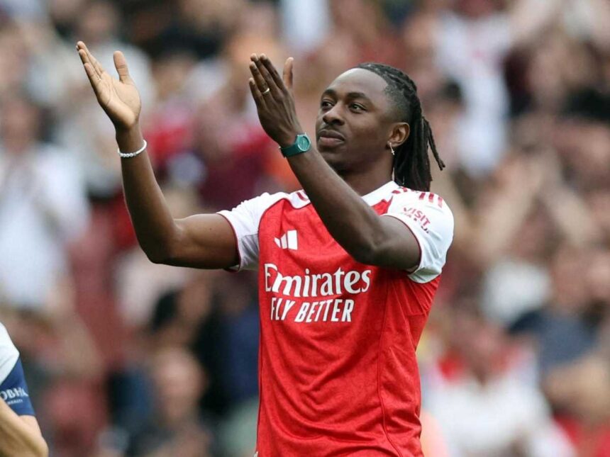Eberechi Eze realiza o sonho de vestir a camisa do Arsenal após rejeitar o Tottenham.