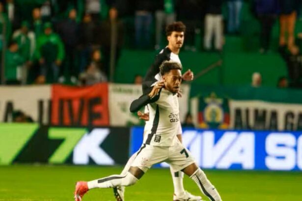 José Martínez em Juventude 2 x 1 Corinthians no Alfredo Jaconi pelo Campeonato Brasileiro