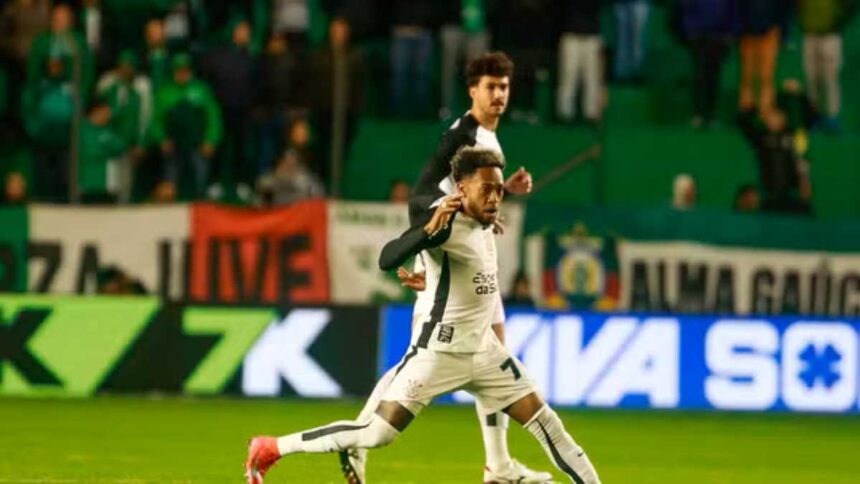 José Martínez em Juventude 2 x 1 Corinthians no Alfredo Jaconi pelo Campeonato Brasileiro