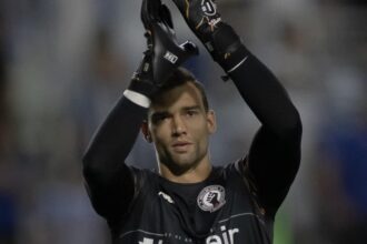 Léo Jardim em Vasco da Gama x CSA pela Copa do Brasil