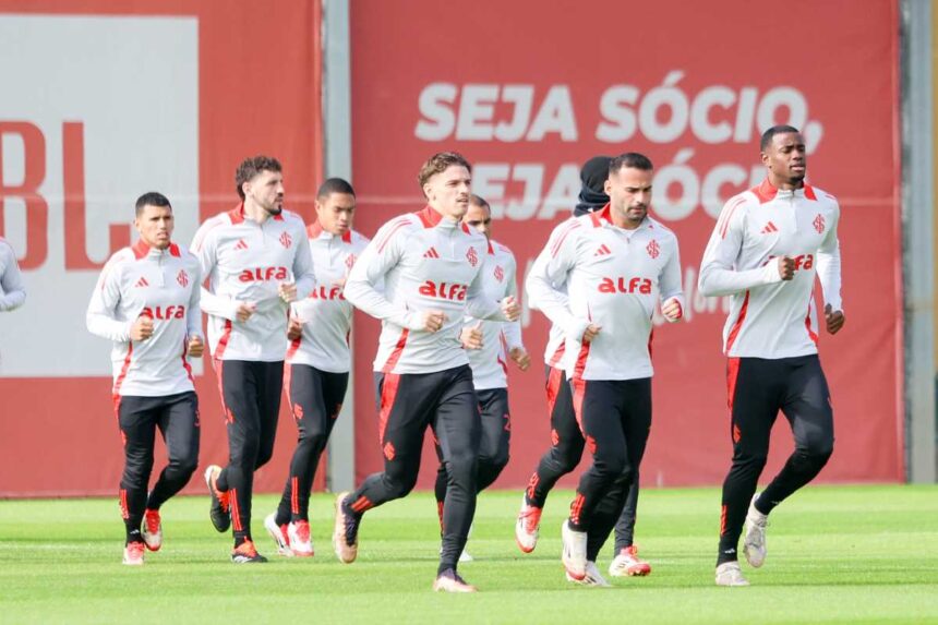 Recuperado de concussão, volante disputa vaga no meio-campo com Thiago Maia