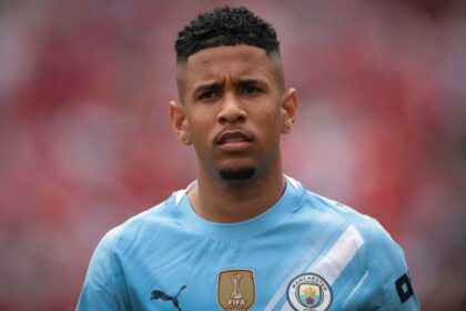Savinho pressiona o Manchester City e pode protagonizar a maior contratação da história do Tottenham.