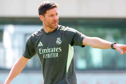 Xabi Alonso durante treino do Real Madrid