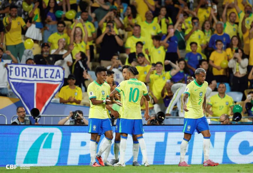 Estêvão comemora seu primeiro gol com a Seleção Brasileira na vitória sobre o Chile no Maracanã.