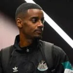 Alexander Isak vive impasse no Newcastle e pode estar cada vez mais perto do Liverpool.